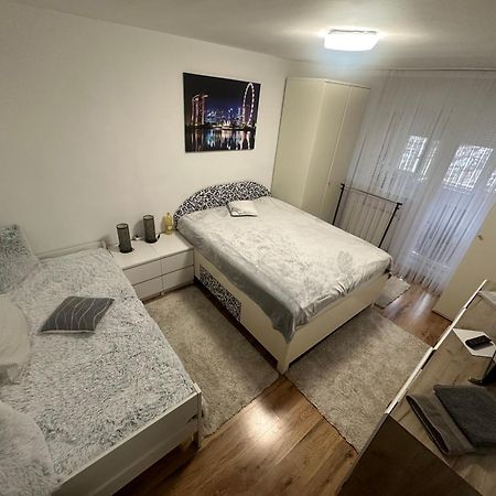Ene Apart Oradea Free Parking Екстериор снимка