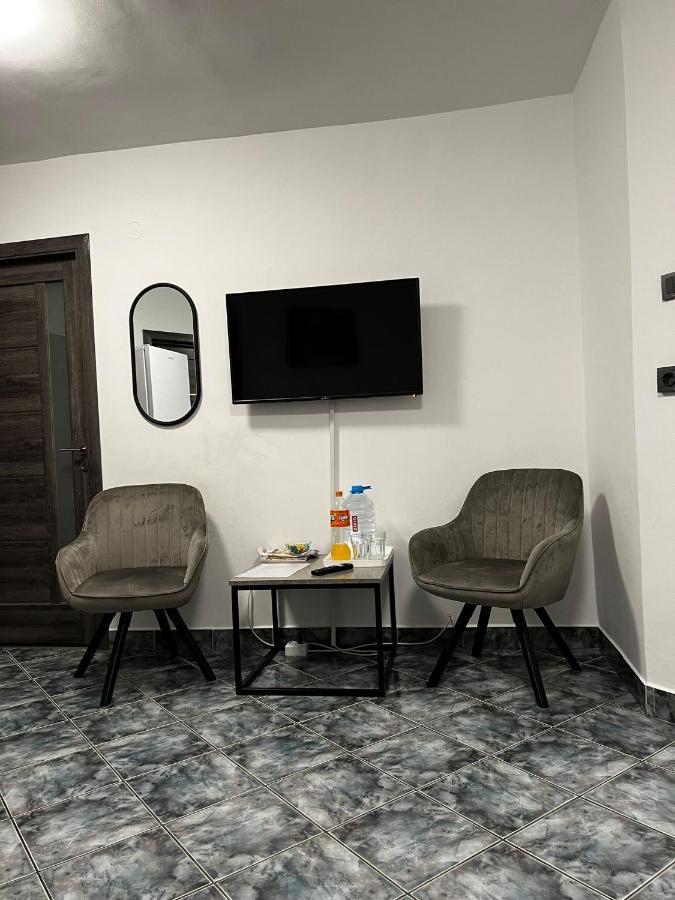 Ene Apart Oradea Free Parking Екстериор снимка